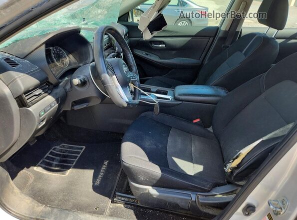 3N1AB8CV0MY217244 2021 NISSAN SENTRA Серебряный Вид салона спереди