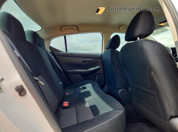 3N1AB8CV0RY302558 2024 NISSAN SENTRA White Rear seats view