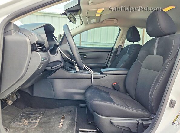 3N1AB8CV0RY302558 2024 NISSAN SENTRA White Front interior view
