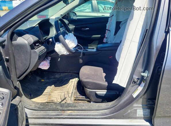 3N1AB8CV1RY348934 2024 NISSAN SENTRA Угольный Вид салона спереди
