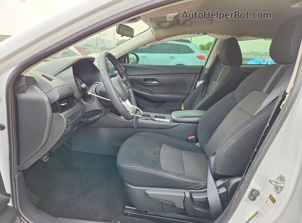 3N1AB8CV2PY240870 2023 NISSAN SENTRA White Սալոնի դիմացի տեսք