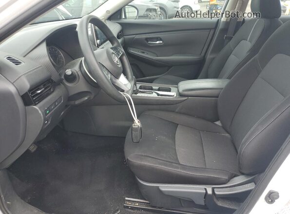 3N1AB8CV2RY249670 2024 NISSAN SENTRA White Սալոնի դիմացի տեսք