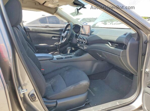 3N1AB8CV2RY269403 2024 NISSAN SENTRA Серый Вид салона спереди