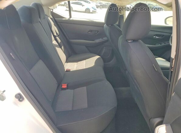 3N1AB8CV2RY317563 2024 NISSAN SENTRA White Հետևի նստատեղերի տեսք