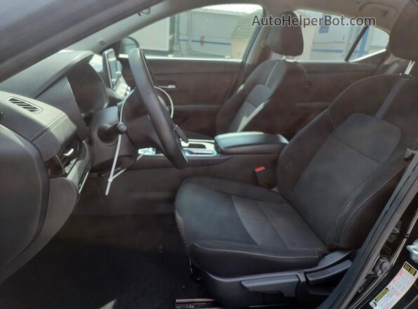 3N1AB8CV3RY218525 2024 NISSAN SENTRA Черный Вид салона спереди