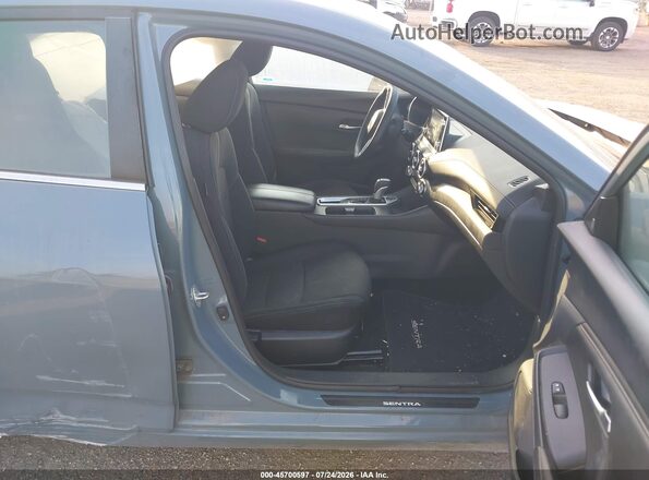 3N1AB8CV3RY344335 2024 NISSAN SENTRA Light Blue Вид салона спереди