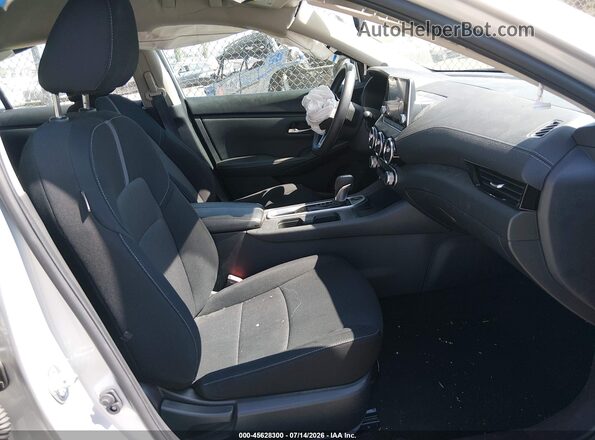 3N1AB8CV4PY297216 2023 NISSAN SENTRA Silver Вид салону спереду