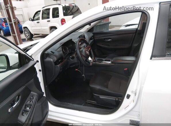 3N1AB8CV4RY252571 2024 NISSAN SENTRA White Widok wnętrza z przodu