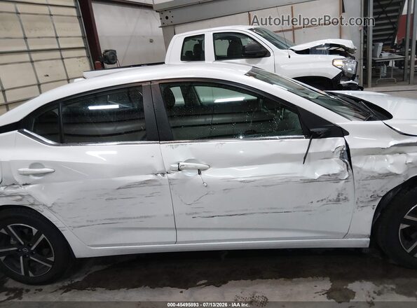 3N1AB8CV4RY252571 2024 NISSAN SENTRA White Widok wnętrza z tyłu