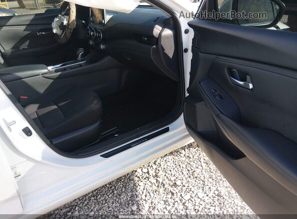 3N1AB8CV4RY274389 2024 NISSAN SENTRA White Вид салону спереду