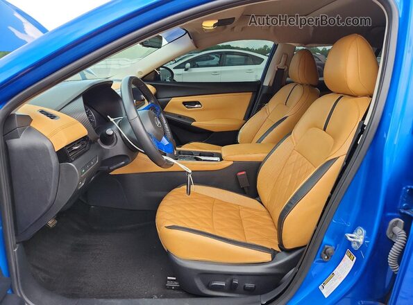 3N1AB8CV5RY338276 2024 NISSAN SENTRA Blue Вид салону спереду