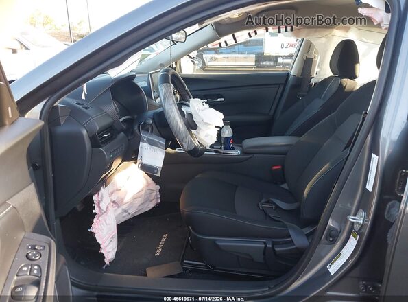 3N1AB8CV5SY412298 2025 NISSAN SENTRA Gray Widok wnętrza z przodu