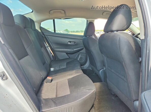 3N1AB8CV7NY231787 2022 NISSAN SENTRA Silver Rear seats view