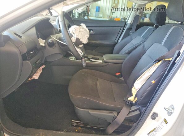 3N1AB8CV8NY248744 2022 NISSAN SENTRA White Սալոնի դիմացի տեսք