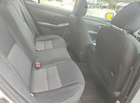 3N1AB8CVXRY290872 2024 NISSAN SENTRA White Vista de los asientos traseros