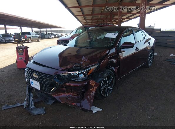 3N1AB8CVXSY334939 2025 NISSAN SENTRA Maroon Vista tres cuartos delantera izquierda