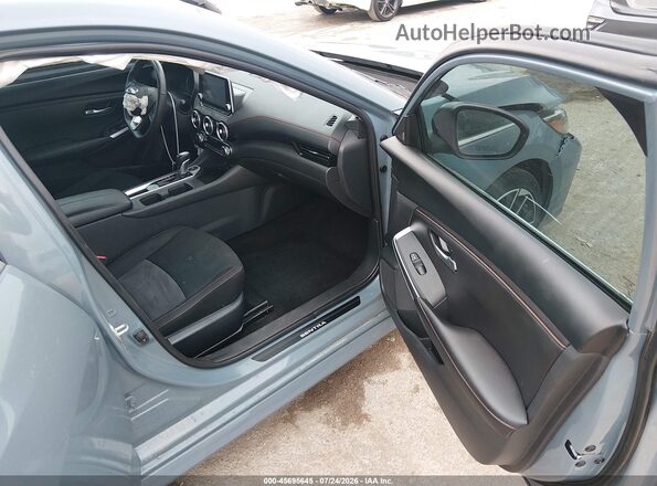 3N1AB8DV0RY326843 2024 NISSAN SENTRA Light Blue Вид салона спереди