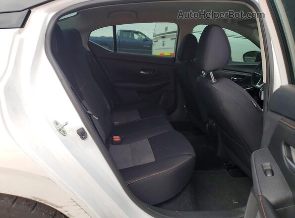 3N1AB8DV2RY263776 2024 NISSAN SENTRA White Հետևի նստատեղերի տեսք