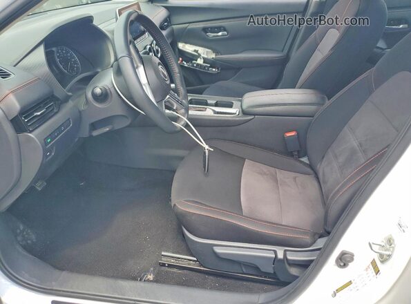 3N1AB8DV3RY256481 2024 NISSAN SENTRA Белый Вид салона спереди