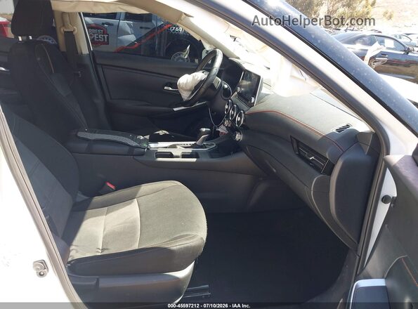 3N1AB8DV7RY363467 2024 NISSAN SENTRA White Vista interior delantera