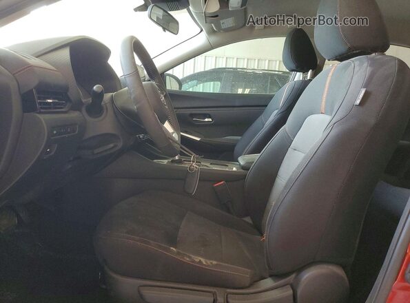 3N1AB8DV8RY389947 2024 NISSAN SENTRA Красный Вид салона спереди