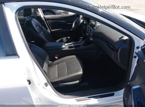 3N1AB8DV9SY367445 2025 NISSAN SENTRA White Вид салону спереду