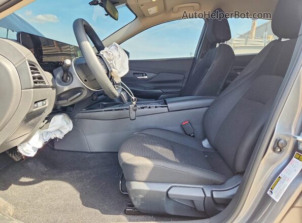 3N1AB9BV6TY219666 2026 NISSAN SENTRA Gray Widok wnętrza z przodu