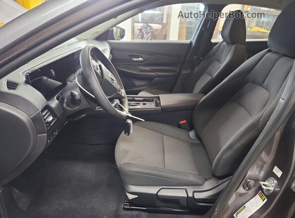 3N1AB9BV8TY218874 2026 NISSAN SENTRA Gray Vista interior delantera
