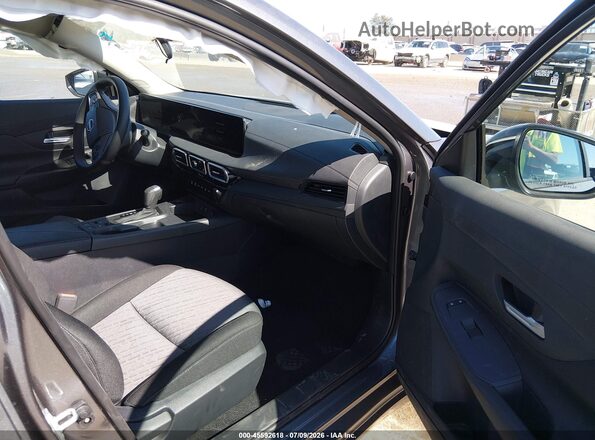 3N1AB9CV0TY283586 2026 NISSAN SENTRA Gray Սալոնի դիմացի տեսք