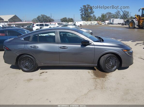 3N1AB9CV0TY283586 2026 NISSAN SENTRA Gray Սալոնի հետևի տեսք