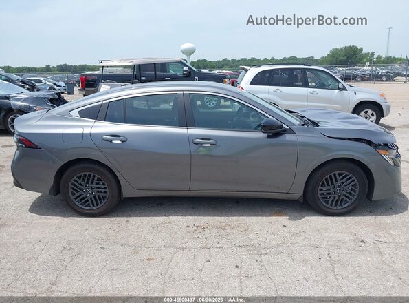 3N1AB9CV4TY239378 2026 NISSAN SENTRA Gray Widok wnętrza z tyłu