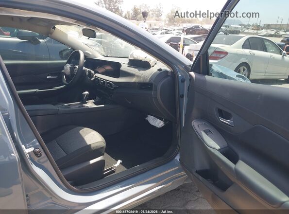 3N1AB9CV6TY238961 2026 NISSAN SENTRA Light Blue წინა სალონის ხედი
