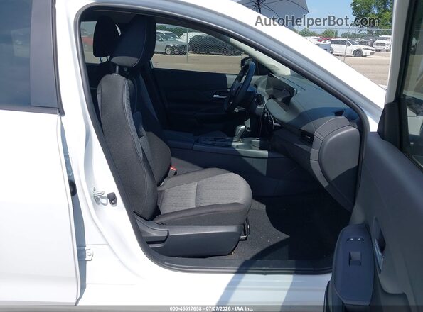 3N1AB9CV7TY220193 2026 NISSAN SENTRA Белый Вид салона спереди
