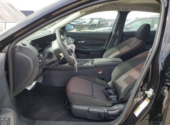 3N1AB9DV6TY270422 2026 NISSAN SENTRA Черный Вид салона спереди