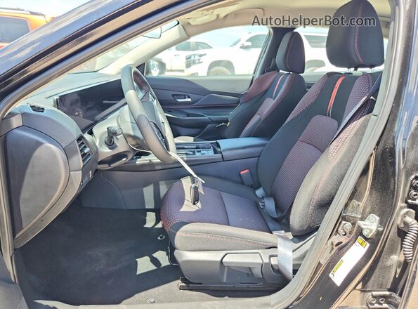 3N1AB9DV7TY279372 2026 NISSAN SENTRA Черный Вид салона спереди