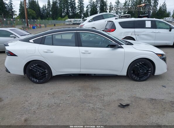 3N1AB9DVXTY208361 2026 NISSAN SENTRA Белый Вид задней части салона