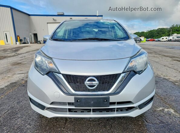3N1CE2CP1HL359703 2017 NISSAN VERSA Silver Widok z przodu
