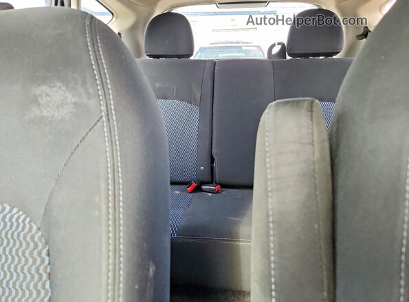 3N1CE2CP1HL359703 2017 NISSAN VERSA Silver Widok tylnych siedzeń