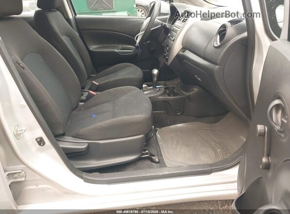 3N1CE2CP1JL356323 2018 NISSAN VERSA NOTE Silver Widok wnętrza z przodu