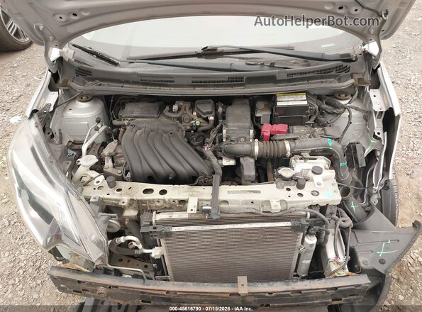 3N1CE2CP1JL356323 2018 NISSAN VERSA NOTE Silver Widok z tyłu
