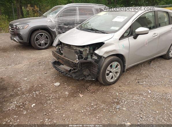 3N1CE2CP1JL356323 2018 NISSAN VERSA NOTE Silver Widok z przodu