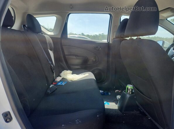3N1CE2CP1JL359125 2018 NISSAN VERSA White Vista de los asientos traseros