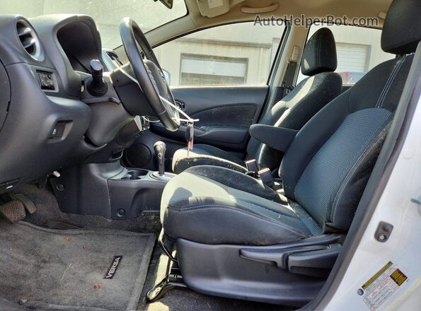 3N1CE2CP2GL356615 2016 NISSAN VERSA Белый Вид салона спереди