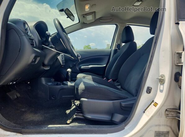 3N1CE2CP3KL354123 2019 NISSAN VERSA White Front interior view