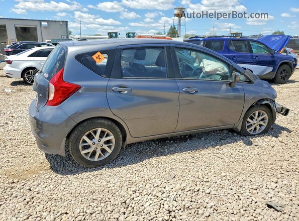 3N1CE2CP4JL356431 2018 NISSAN VERSA Gray Trasero derecho