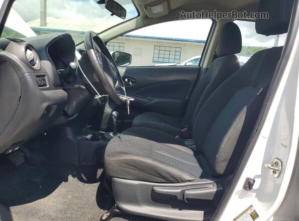 3N1CE2CP5HL378657 2017 NISSAN VERSA White Front interior view