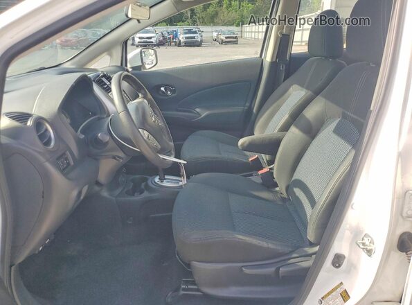 3N1CE2CP5JL356812 2018 NISSAN VERSA White Вид салону спереду