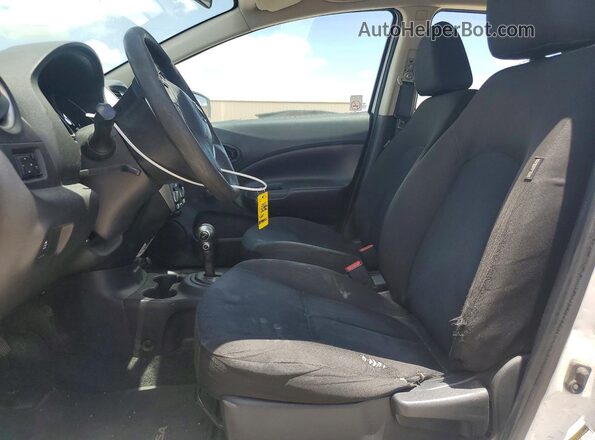 3N1CE2CP6HL377954 2017 NISSAN VERSA White Front interior view