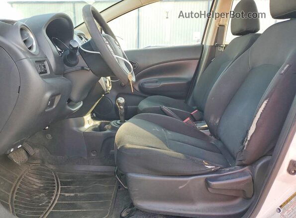 3N1CE2CP7JL360053 2018 NISSAN VERSA White Front interior view