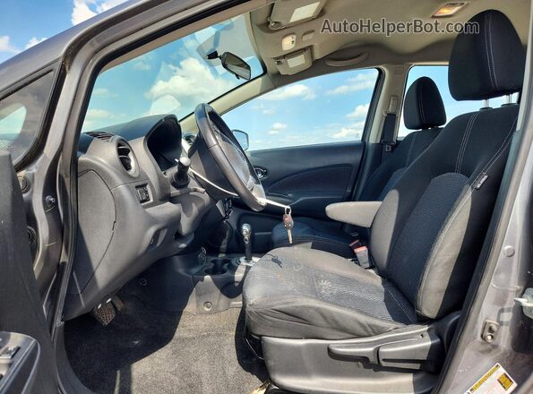 3N1CE2CP7JL361042 2018 NISSAN VERSA Gray Front interior view